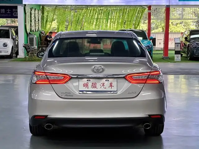 
								Toyota Camry 2.0G 2018 Luxury Edition full									