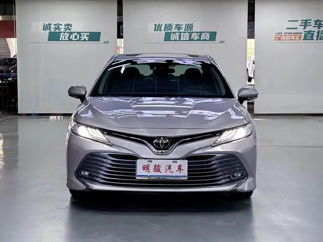 
								Toyota Camry 2.0G 2018 Luxury Edition full									