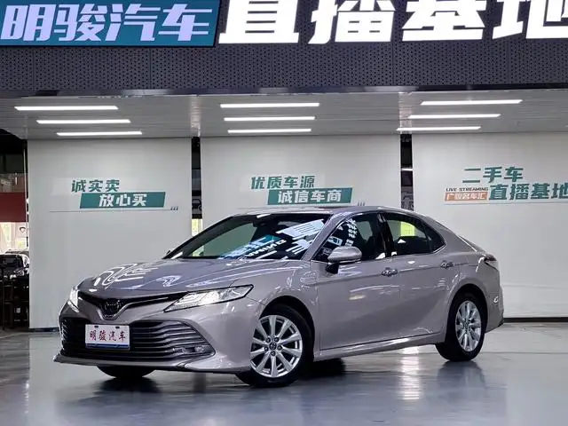 
								Toyota Camry 2.0G 2018 Luxury Edition full									