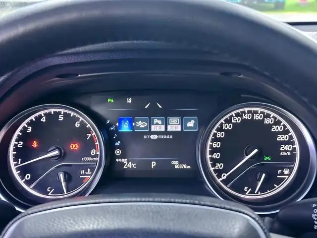 
								Toyota Camry 2.0G 2018 Luxury Edition full									